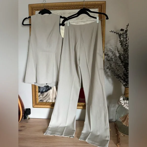 BLOGGERS FAVORITE NWT Commense Tan Pantsuit with Fitted Waist and Wide Leg - Picture 12 of 13